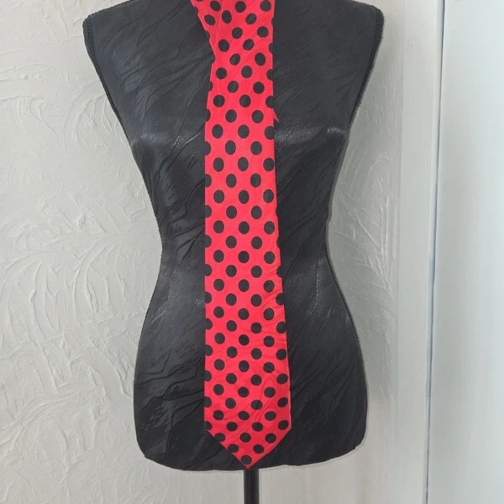 Red and Black Polka Dot Tie